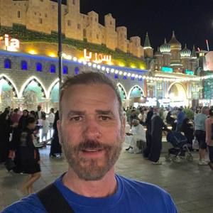 Meet your Posher, Carlos